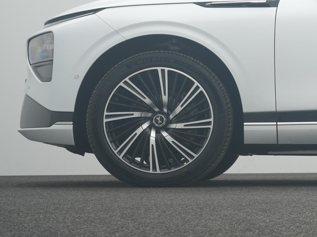 Xpeng G9