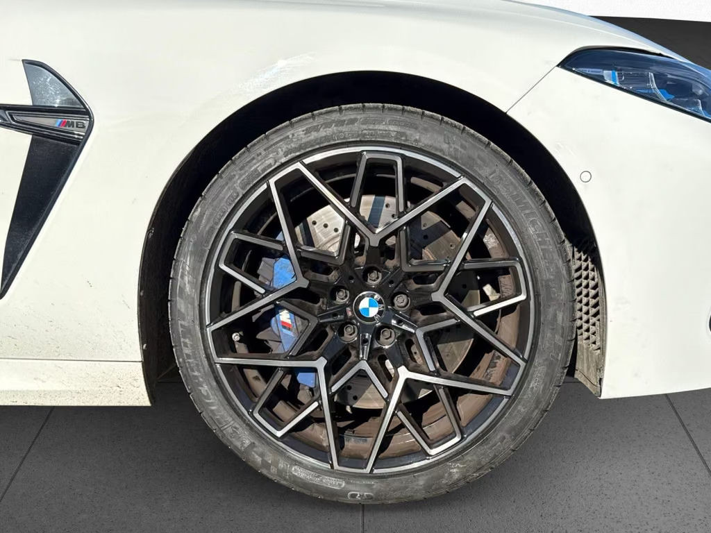 BMW M8