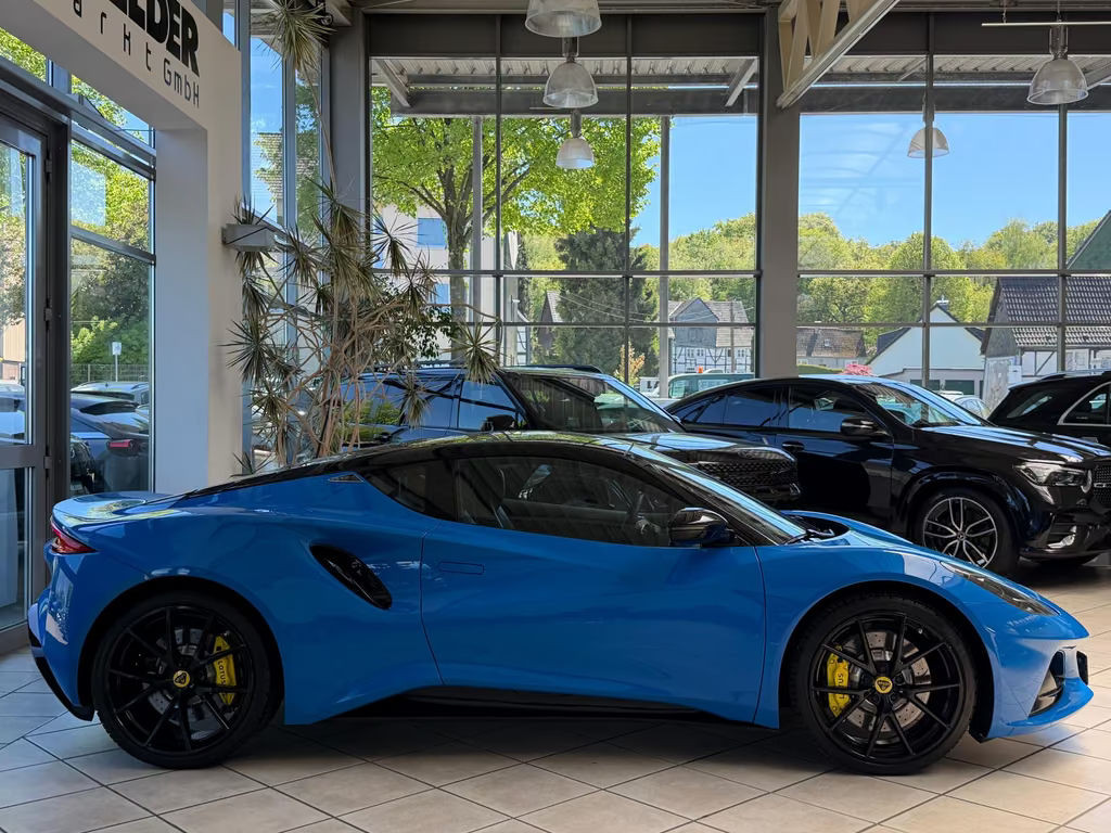Lotus Emira