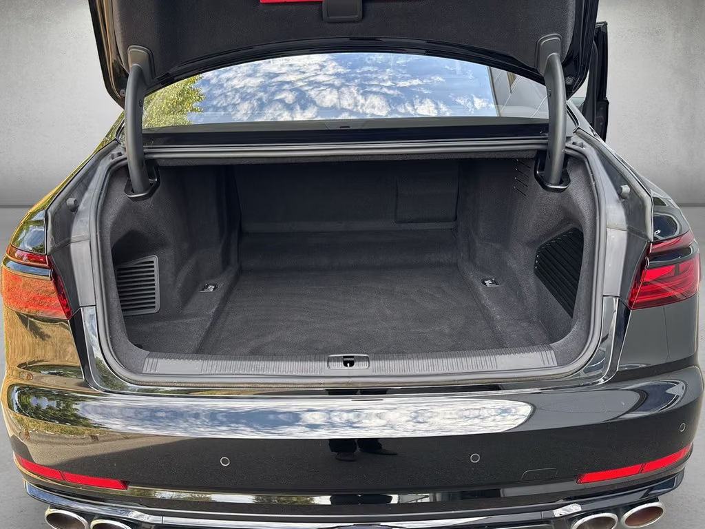 Audi S8