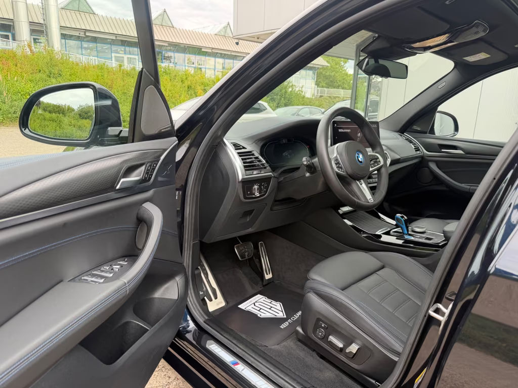BMW iX3