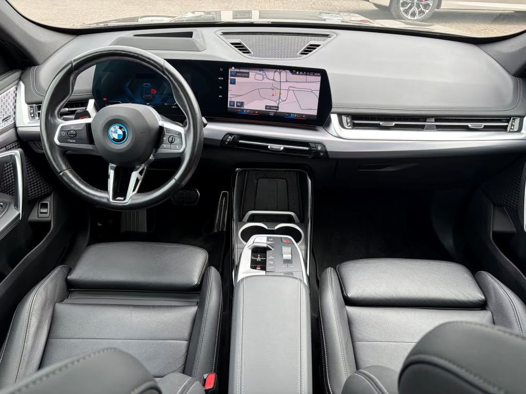 BMW iX1