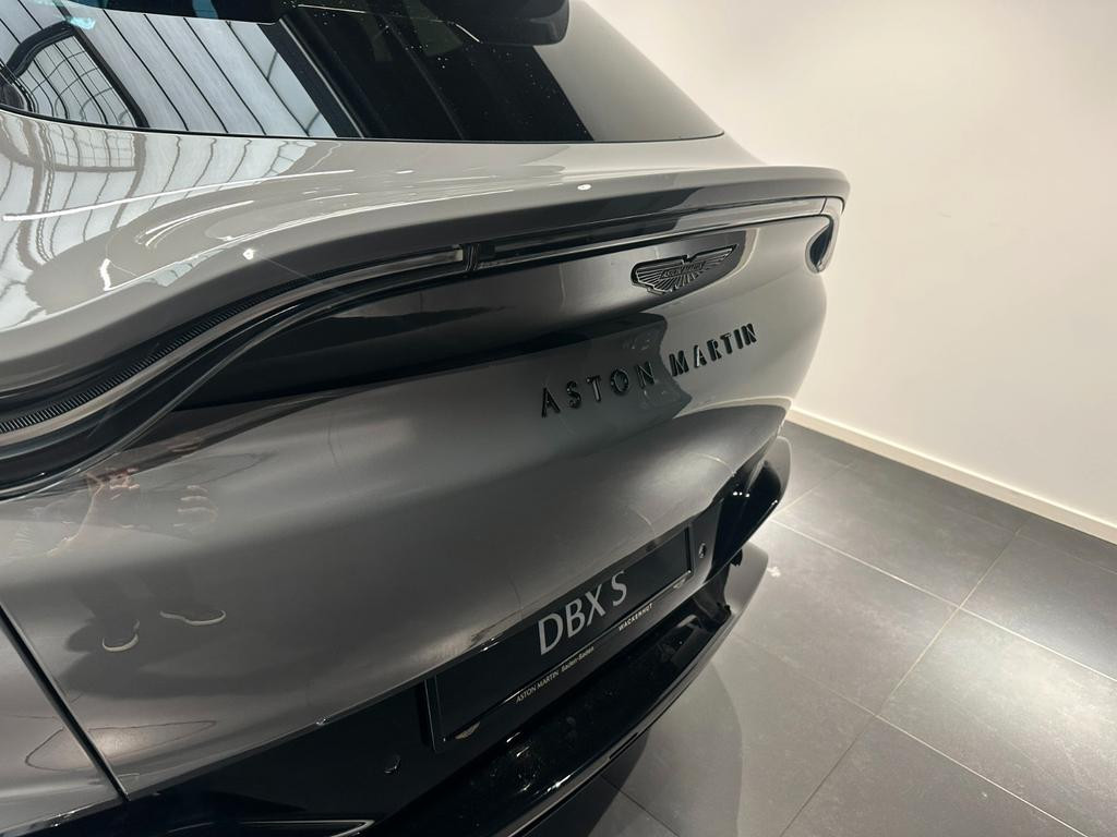 Aston Martin DBX