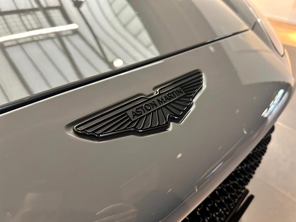 Aston Martin DBX