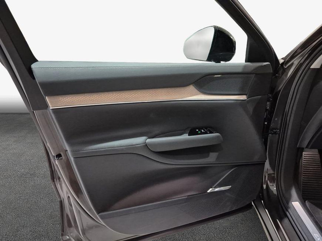 Volvo EX90