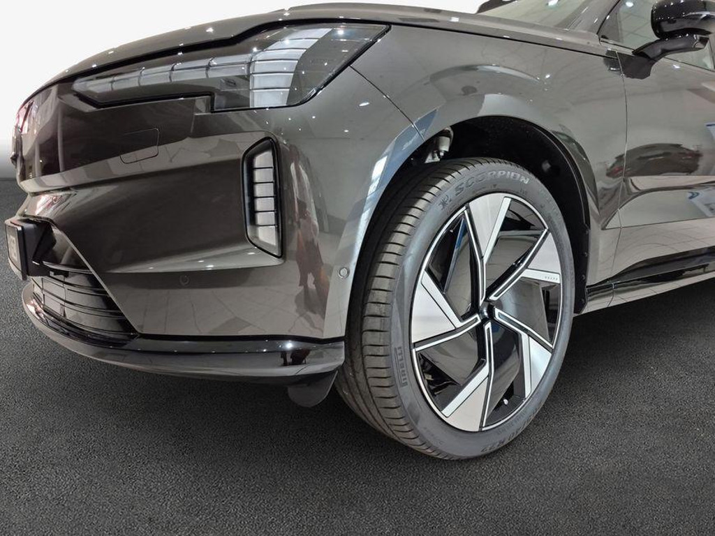 Volvo EX90