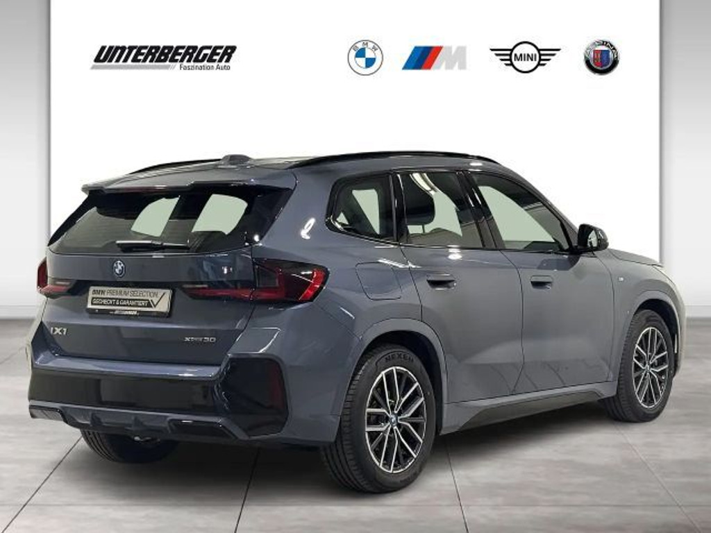 BMW iX1