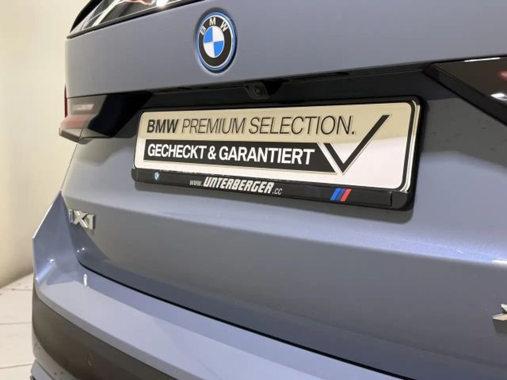 BMW iX1