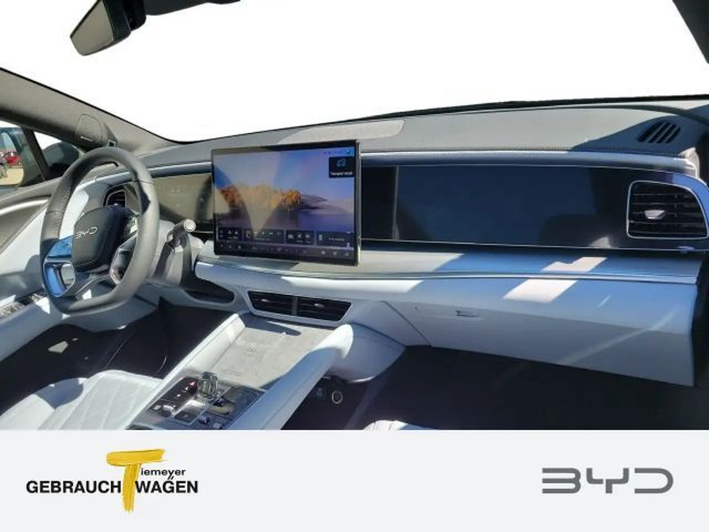 BYD Sealion 7