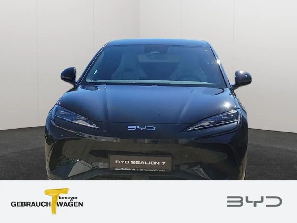 BYD Sealion 7