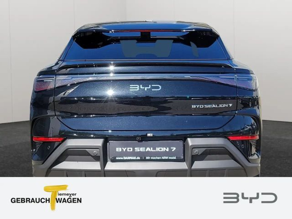 BYD Sealion 7