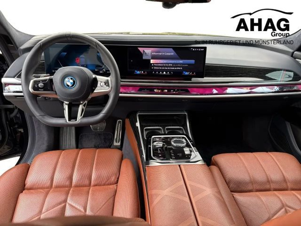 BMW i7