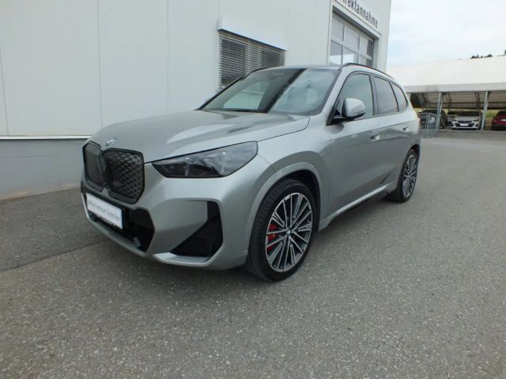 BMW iX1 xDrive30