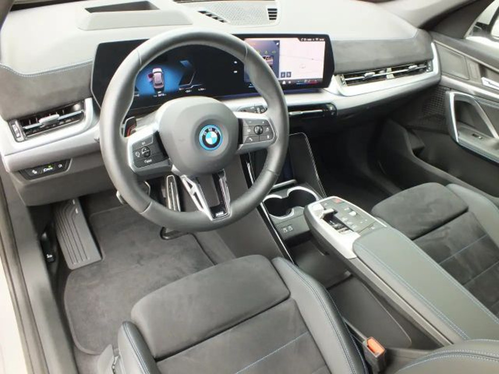 BMW iX1