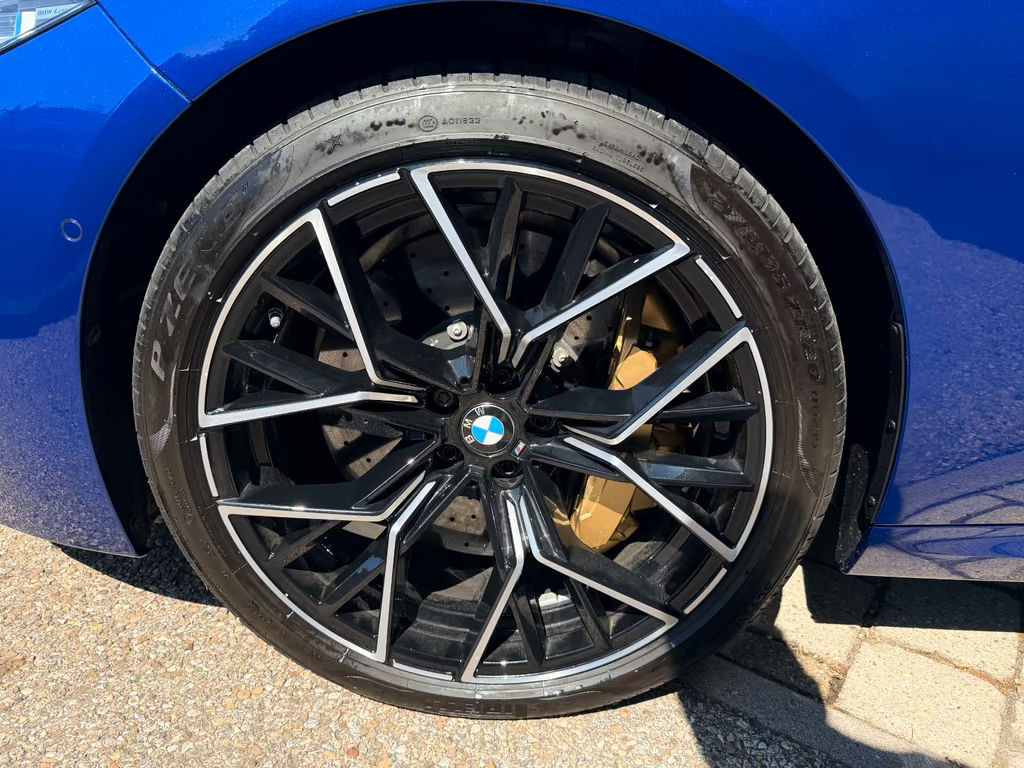 BMW M8