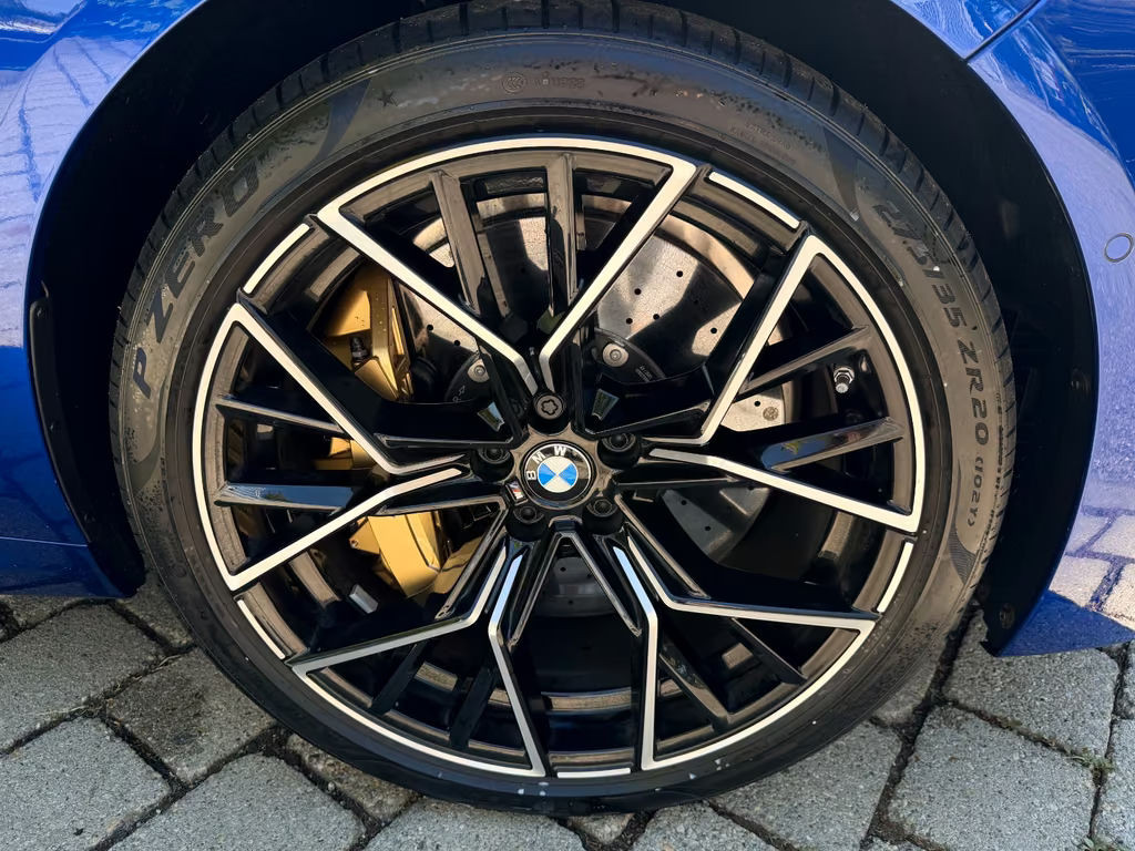 BMW M8