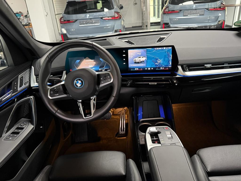 BMW iX1