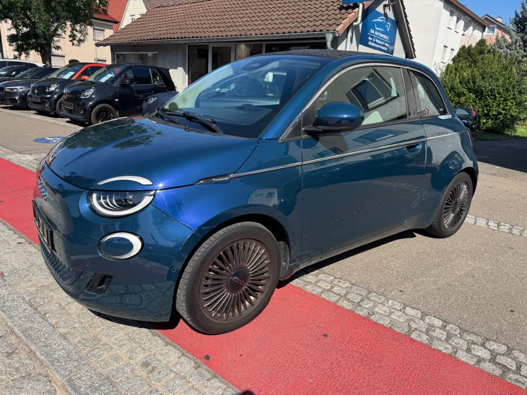 Fiat 500e La Prima