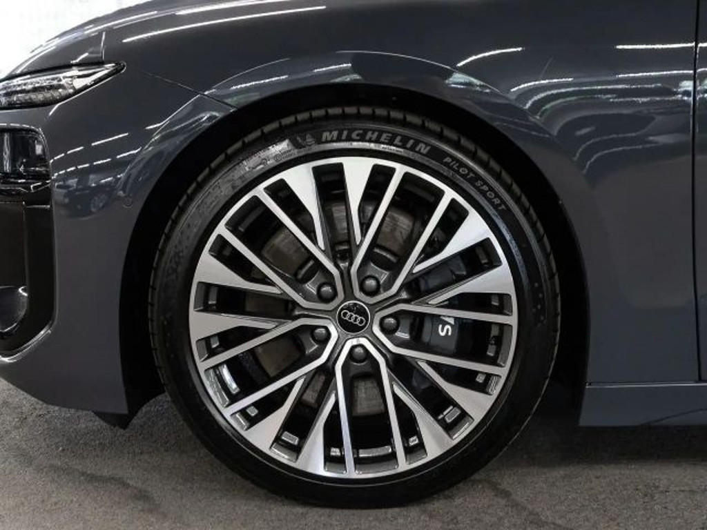 Audi S6 e-tron