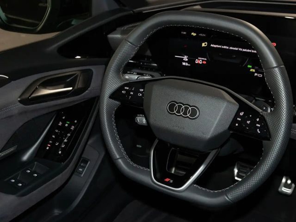 Audi S6 e-tron