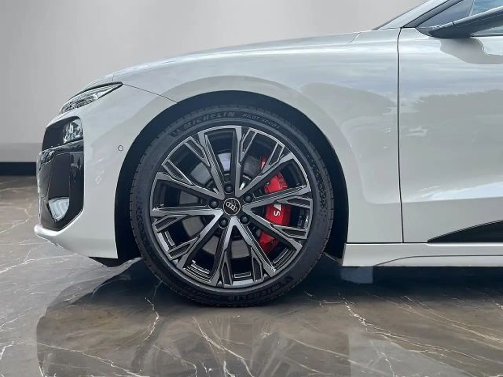 Audi S6 e-tron