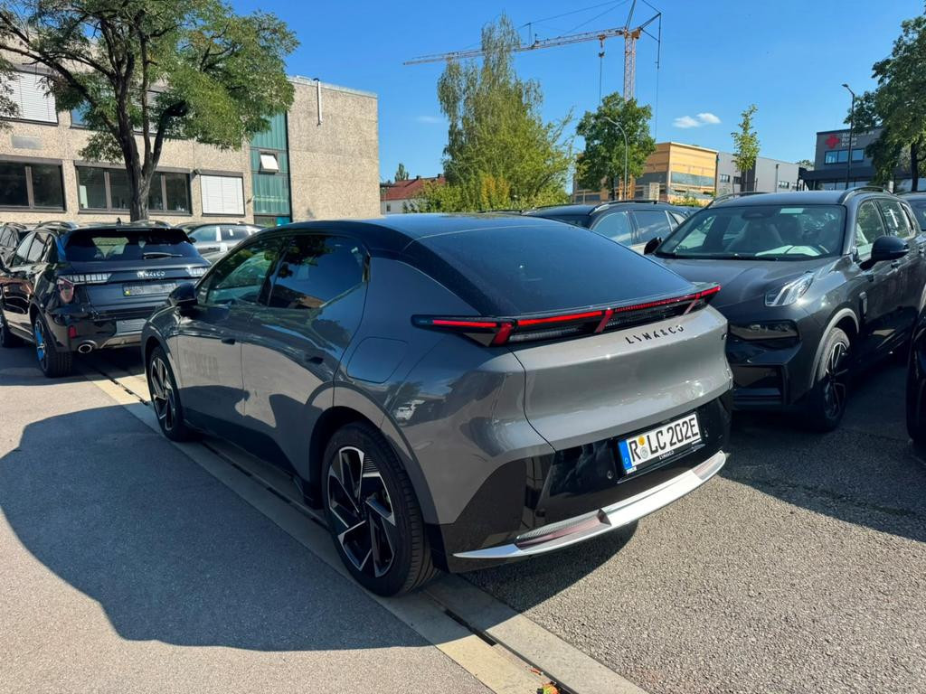 Lynk&Co 02