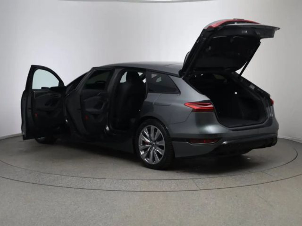 Audi S6 e-tron