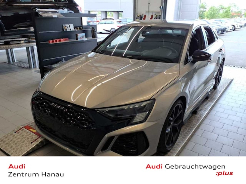 Audi RS3 Sedan Quattro S-Tronic
