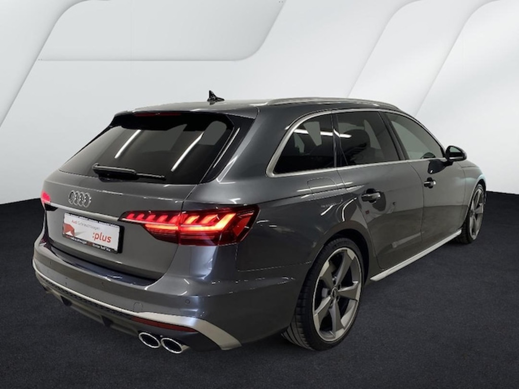 Audi S4