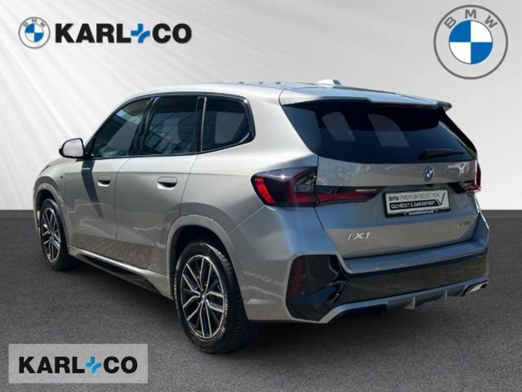 BMW iX1