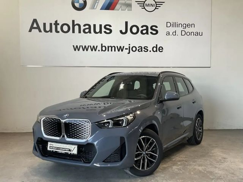 BMW iX1
