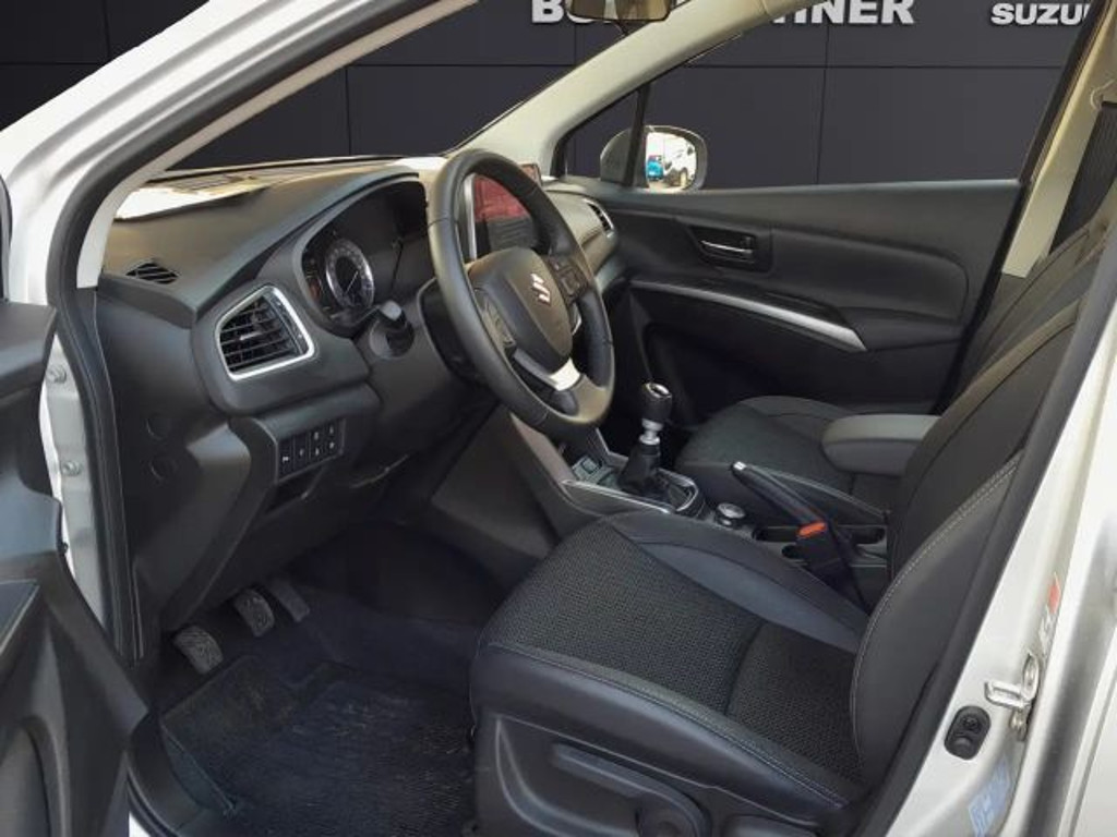Suzuki S-Cross
