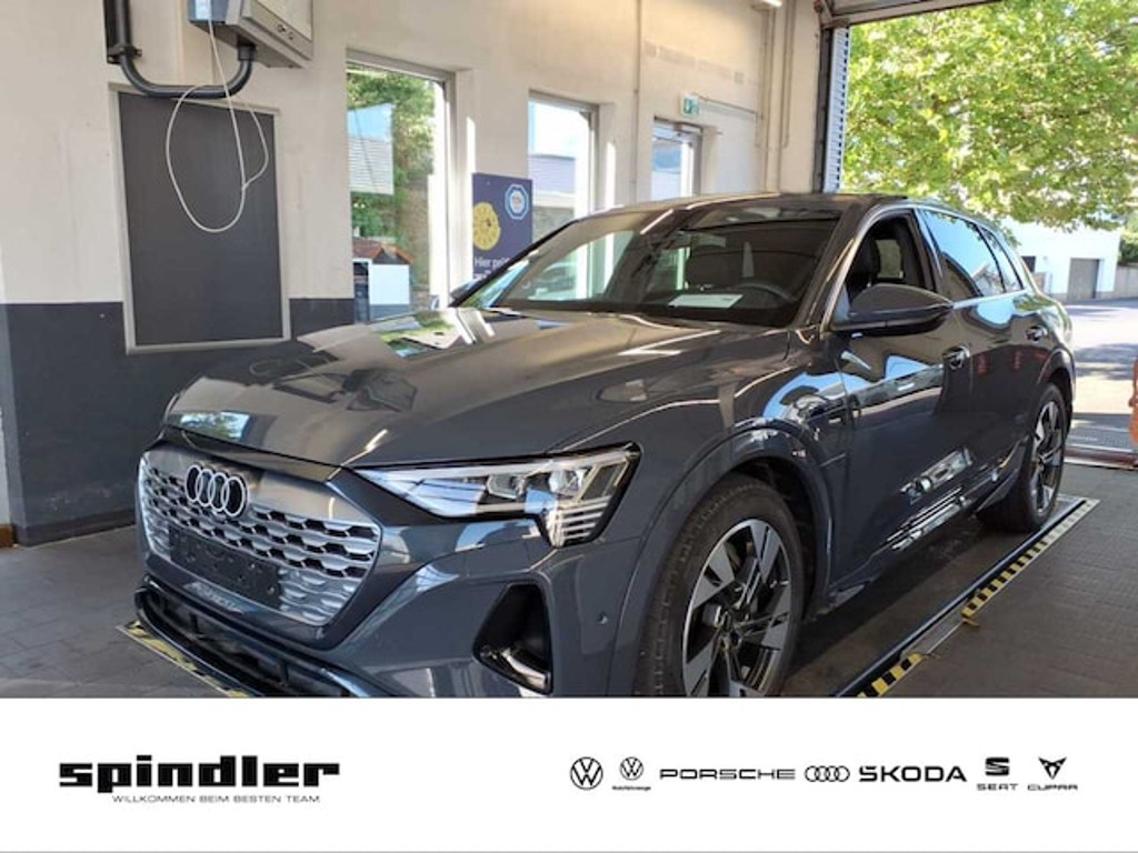 Audi Q8 e-tron Quattro 50