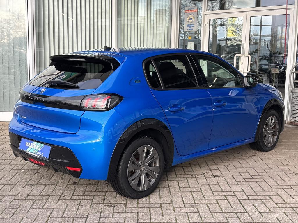 Peugeot e-208