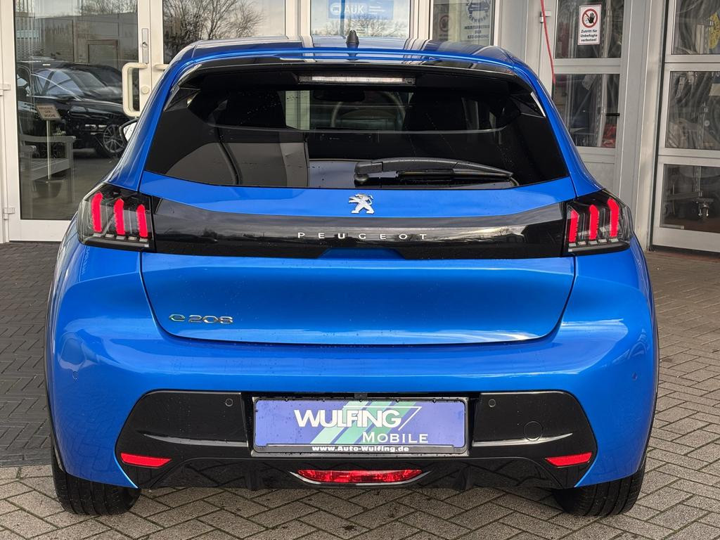 Peugeot e-208