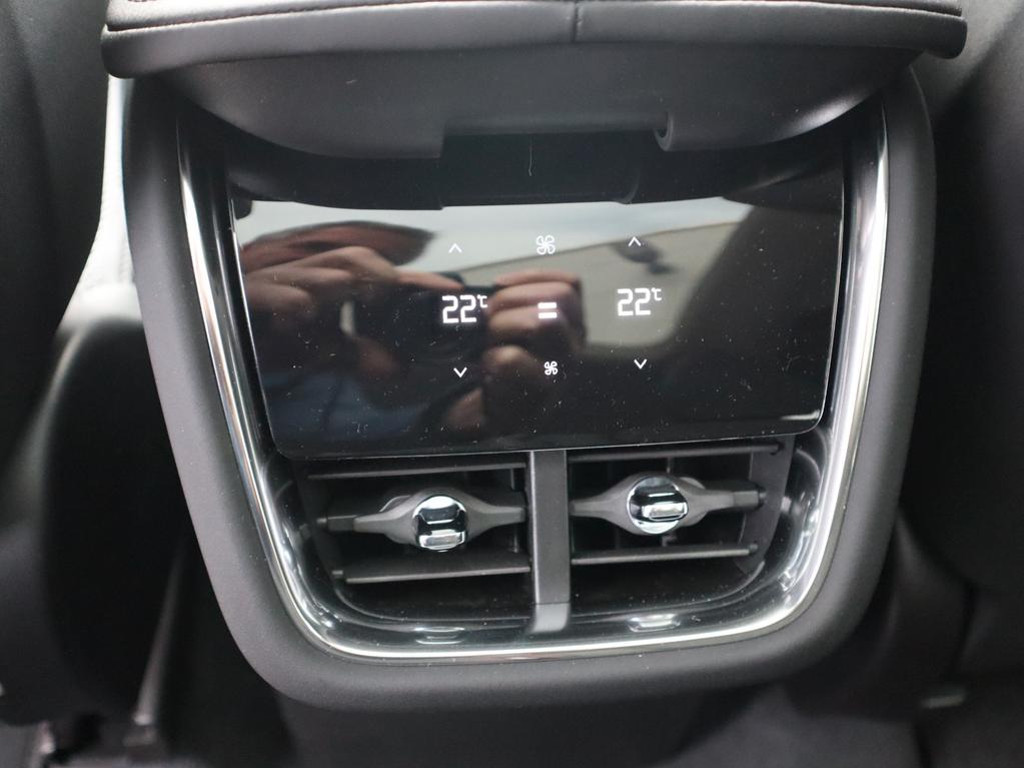 Volvo EX90