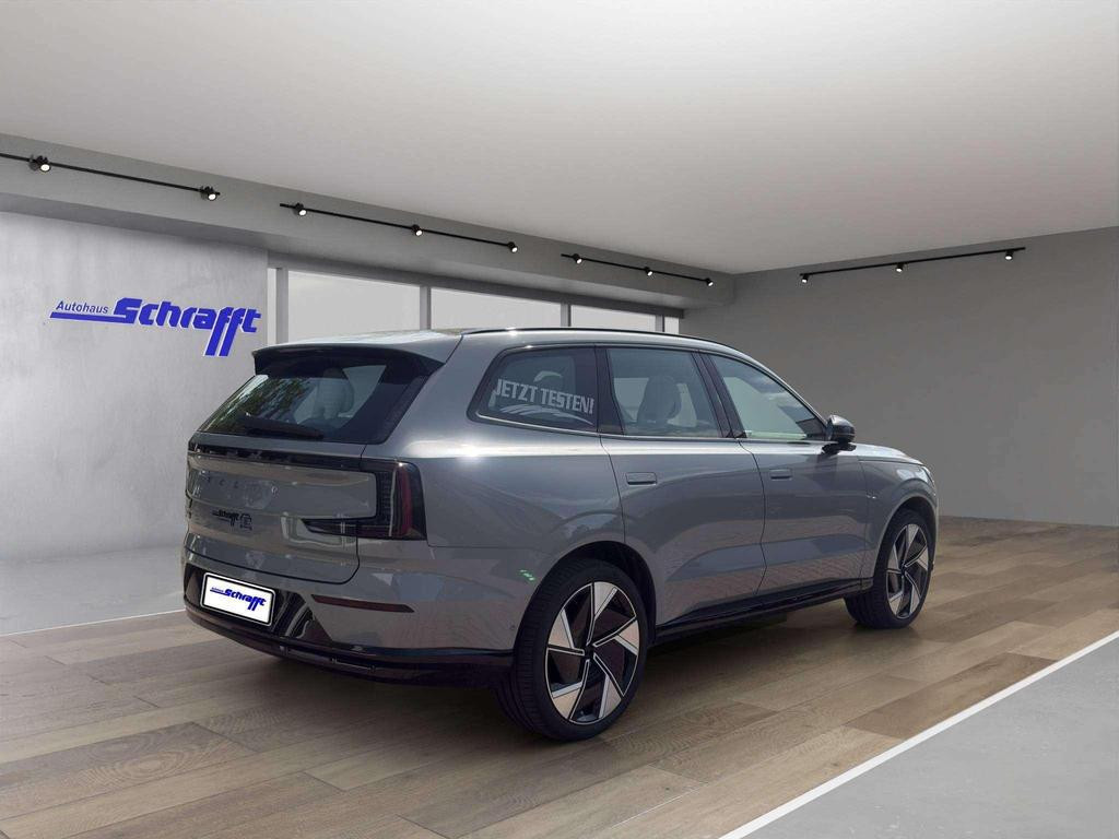 Volvo EX90