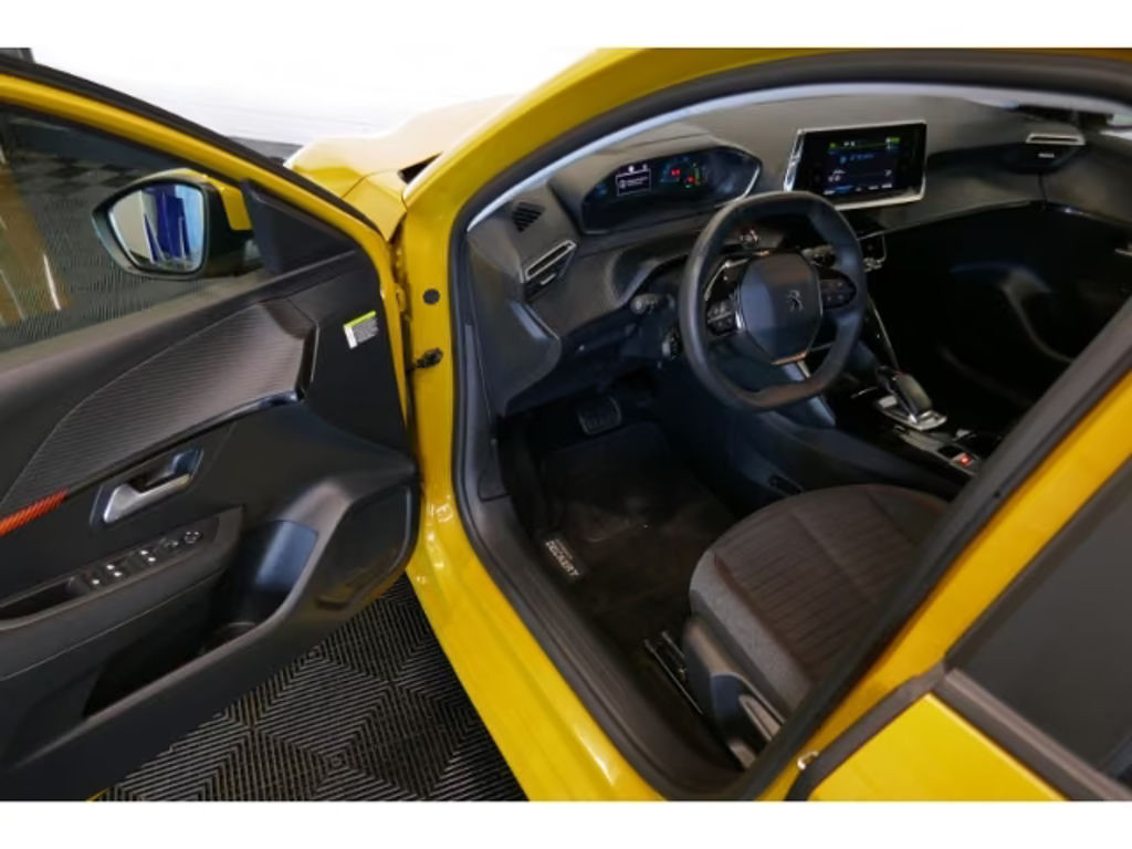 Peugeot e-208