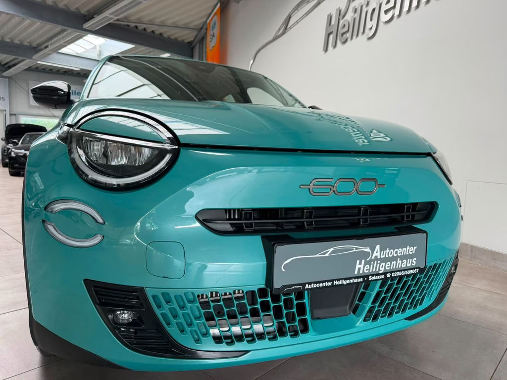 Fiat 600e 1.2 Hybrid DCT LED DAB Tempo Alufelgen PDC