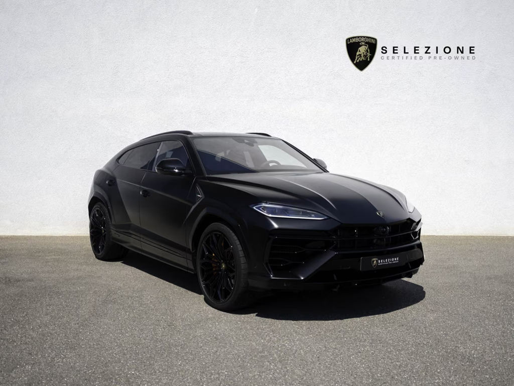 Lamborghini Urus SE AKRAPOVIC B&O PANO MASSAGE PARK-ASSIST R