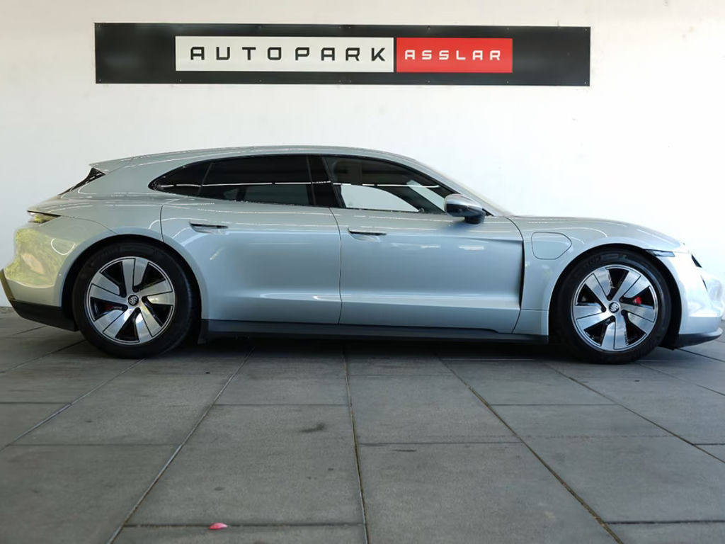 Porsche Taycan S Sport Turismo 4