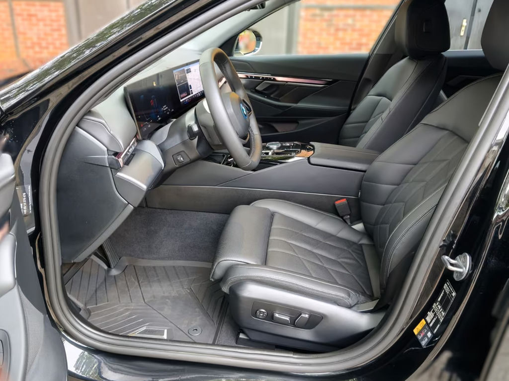 BMW i5