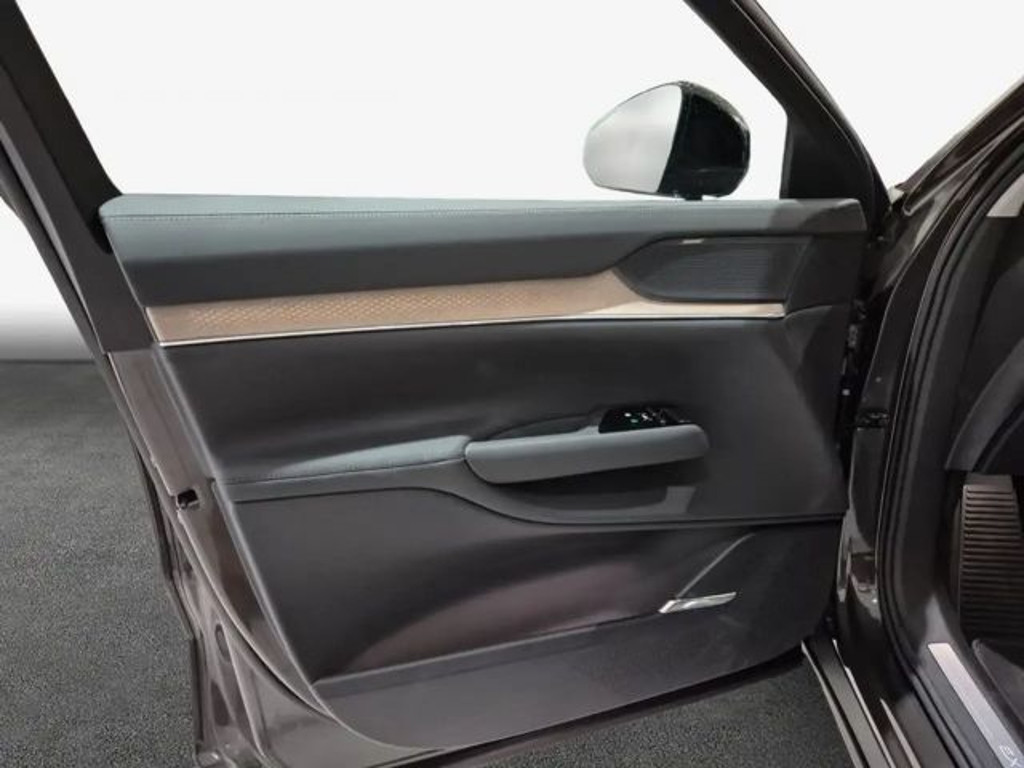 Volvo EX90