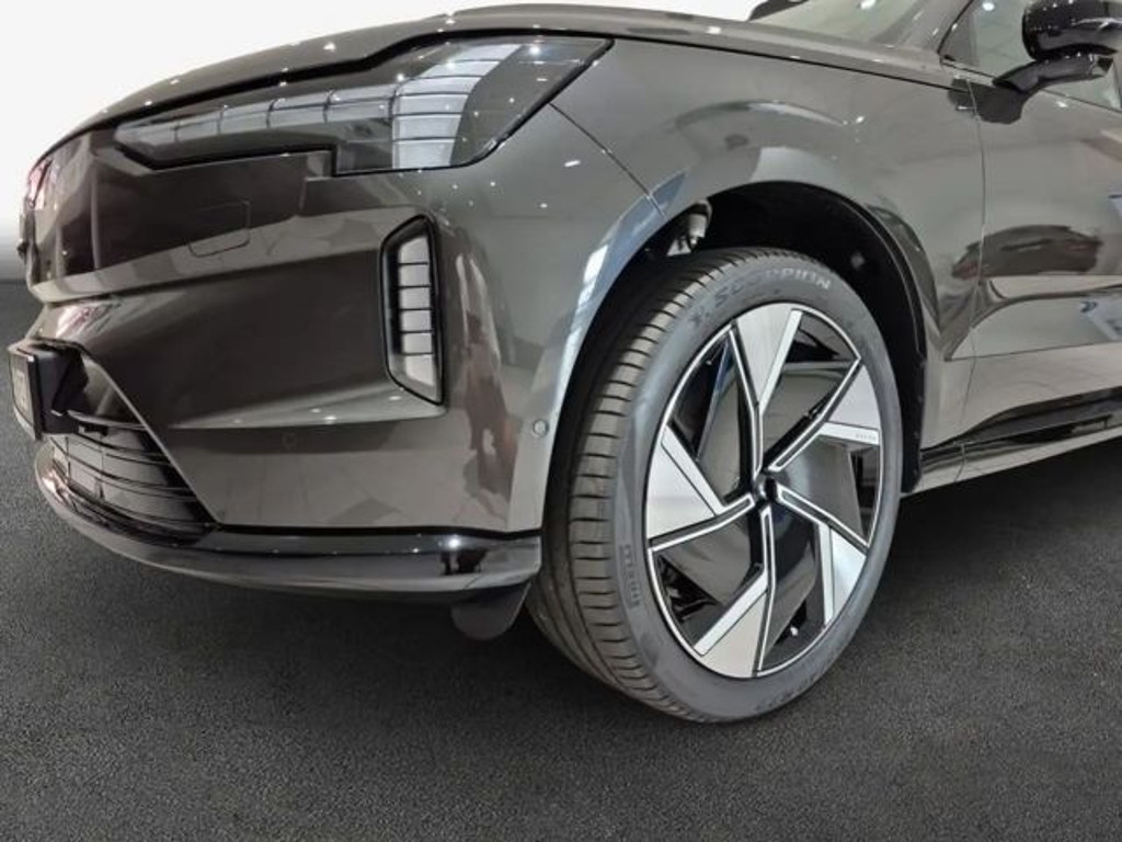 Volvo EX90