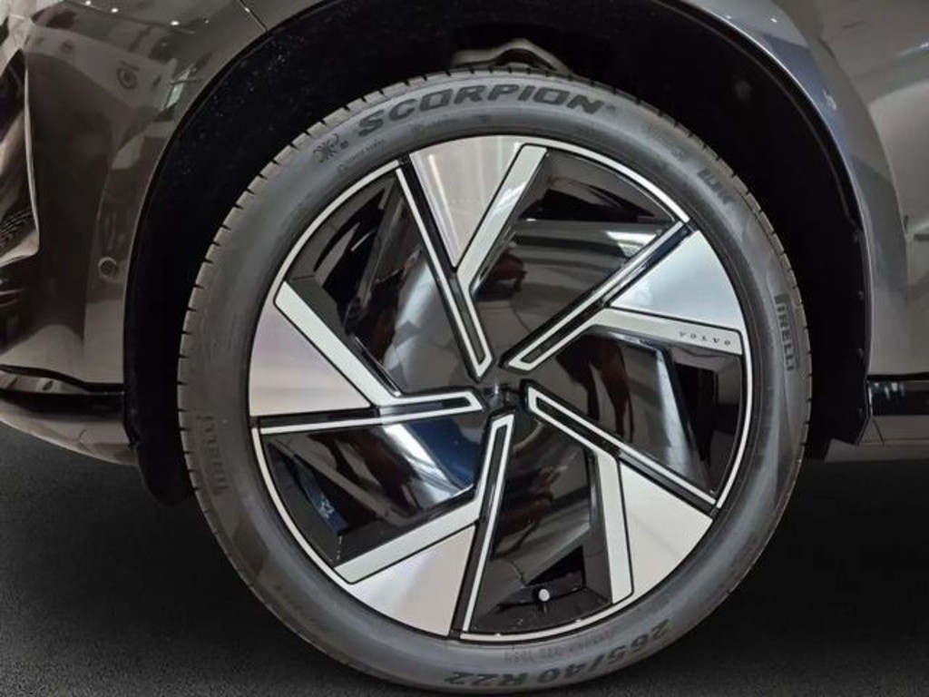 Volvo EX90