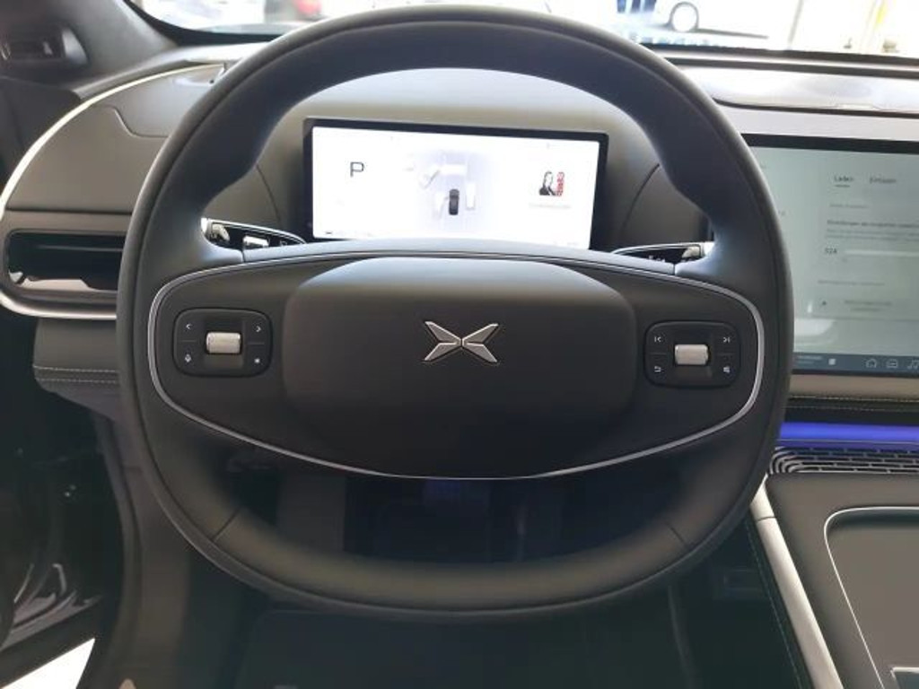 Xpeng G9