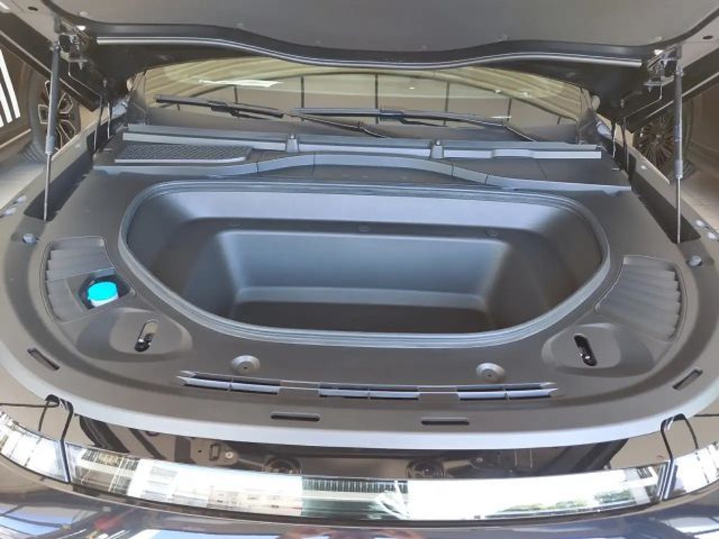 Xpeng G9