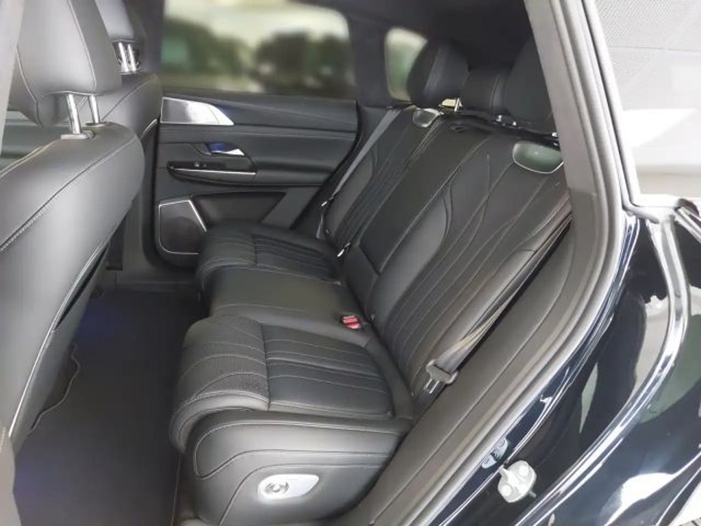 Xpeng G9