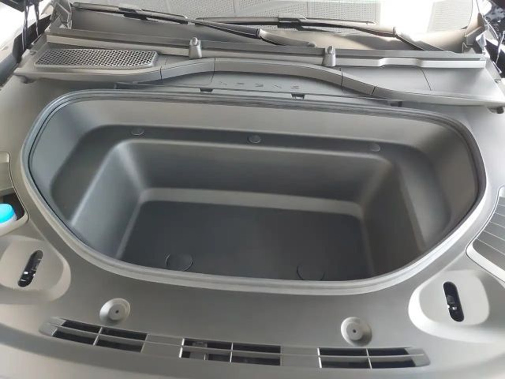 Xpeng G9
