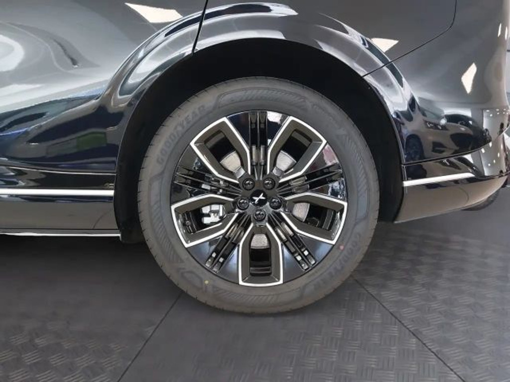 Xpeng G9